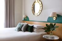 Posteľ alebo postele v izbe v ubytovaní Aramis Deluxe Rooms