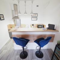 Kuchnia lub aneks kuchenny w obiekcie LE PLAISANCE - Face au Parc - Duplex - Balcon