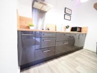Kuchnia lub aneks kuchenny w obiekcie LE PLAISANCE - Face au Parc - Duplex - Balcon
