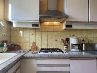 Kuchyňa alebo kuchynka v ubytovaní Appartement 2 pièces avec terrasse et parking, proche mer - FR-1-225C-111