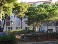 Vonkajšia záhrada v ubytovaní Appartement 2 pièces avec terrasse et parking, proche mer - FR-1-225C-111