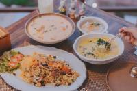 Mad i chaletet eller i nærheden