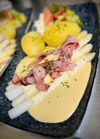 Jídlo v hotelu nebo okolí