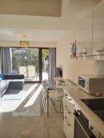 Kuchyň nebo kuchyňský kout v ubytování Galatex Beach Apartment