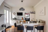 Kuchyňa alebo kuchynka v ubytovaní Le Tangon - Maison de 150m2 face à la mer