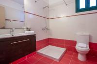 A bathroom at Villa Rigani