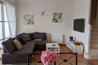 Telewizja i/lub zestaw kina domowego w obiekcie Les Restanques Maison 14 Chênes