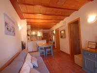Posedenie v ubytovaní LETS HOLIDAYS Cozy Apartment Near to the Castle