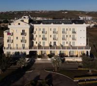 Budynek, w którym mieści się hotel
