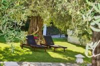 Vonkajšia záhrada v ubytovaní Villa The Cosy Olive