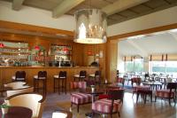 En restaurant eller et spisested p&aring; H&ocirc;tel &amp; Spa de La Bretesche