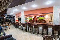 Reštaurácia alebo iné gastronomické zariadenie v ubytovaní Real Palace