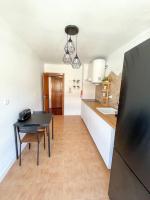 Kuchyň nebo kuchyňský kout v ubytování Esplanada-Zona Central-Perto Praias-Estacionamento Gratuito