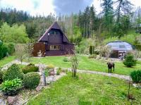 Zahrada ubytování Charming cottage KLARA with Sauna, Nature&Privacy near Prague