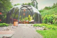 Zahrada ubytování Charming cottage KLARA with Sauna, Nature&Privacy near Prague