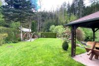 Zahrada ubytování Charming cottage KLARA with Sauna, Nature&Privacy near Prague