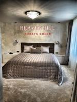 Postel nebo postele na pokoji v ubytování Luxury guests house “Heaven Hill”, Pravets city