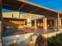 Bazén v ubytovaní Aristotelia Gi - Premium Luxury Villas with Private Pools alebo v jeho blízkosti