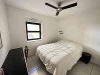 Łóżko lub łóżka w pokoju w obiekcie Appartement T3 avec terrasse, centre Port-Vendres, calme et proche des quais, 6 personnes - FR-1-309-365