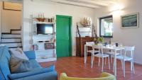 A seating area at Miralunga Villetta Gialla