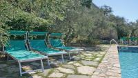 The swimming pool at or close to Miralunga Villetta Gialla