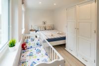 A bed or beds in a room at Chalet Ester - Luxury Provençal House in Orava