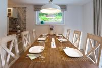 A seating area at Chalet Ester - Luxury Provençal House in Orava