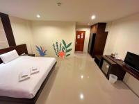 TV a/nebo společenská místnost v ubytování Peak Boutique City Hotel Krabi