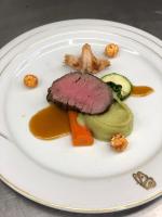 Hrana v oz. blizu hotela