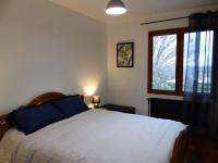 Cama ou camas em um quarto em G&icirc;te Saint-Germain-des-Foss&eacute;s, 4 pi&egrave;ces, 6 personnes - FR-1-489-414