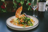 Jídlo v hotelu nebo okolí