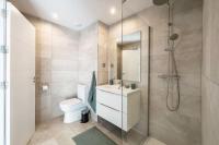 Koupelna v ubytování 86-Modern Apartment, Benalmadena