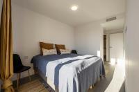 Postel nebo postele na pokoji v ubytování 86-Modern Apartment, Benalmadena