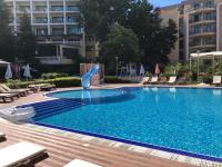 Bazén v ubytování Menada Admiral Plaza Apartaments nebo v jeho okolí