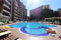 Bazén v ubytování Menada Admiral Plaza Apartaments nebo v jeho okolí