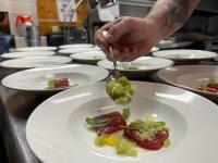 Jídlo v penzionu – hostince nebo okolí