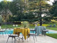 Hồ bơi trong/gần Domaine de Labarthe Maison d'hotes