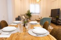 TV a/nebo společenská místnost v ubytování MyHouseSpain - Apartamento nuevo en Cimadevilla, Casco Antiguo