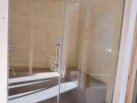 A bathroom at Tranquil Cottage Retreat in Todi, Umbria