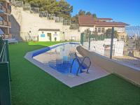 Bazén v ubytovaní Apartamentos Mirador del Castillo 3000 alebo v jeho blízkosti