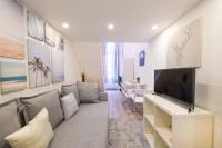 Televízia a/alebo spoločenská miestnosť v ubytovaní 1 bedroom flat in Nyar str., Downtown