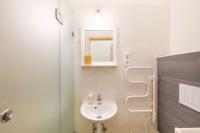 Kúpeľňa v ubytovaní 1 bedroom flat in Nyar str., Downtown