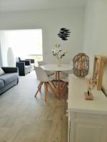 Posezení v ubytování Appartement moderne première ligne de mer Santa