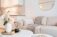 Część wypoczynkowa w obiekcie Magnifique Appartement 5 stars - Parking - Terrasse - 3 Mins De La Croisette - Palais Royal by Halldis