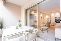 Część wypoczynkowa w obiekcie Magnifique Appartement 5 stars - Parking - Terrasse - 3 Mins De La Croisette - Palais Royal by Halldis