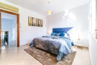 Postel nebo postele na pokoji v ubytování 88-Exclusive Villa with Private Pool in Mijas, Malaga