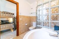Koupelna v ubytování 88-Exclusive Villa with Private Pool in Mijas, Malaga