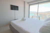 Posteľ alebo postele v izbe v ubytovaní LA MER Breathtaking sea view luxurious design apartment