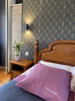 Tempat tidur dalam kamar di Domaine de la Proven&ccedil;ale