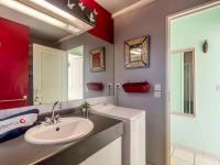 Kúpeľňa v ubytovaní Apartment Le Promethée by Interhome
